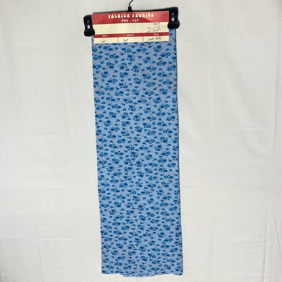 Vintage Fashion Fabrics Pre Cut Blue Floral Fabric - Picture 2 of 13